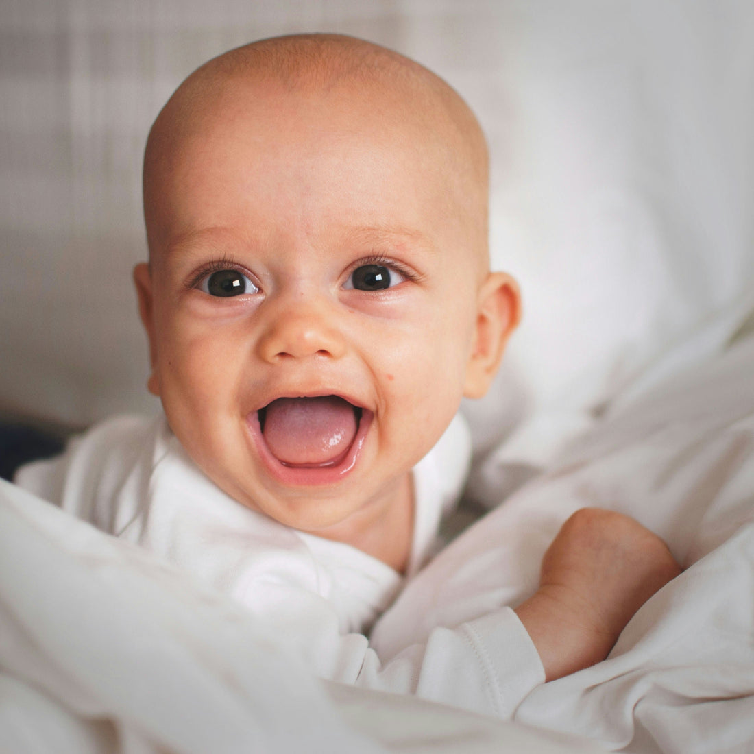 Baby experiencing constipation when starting solids - clinical nutritionist guide to causes, relief foods and gentle remedies